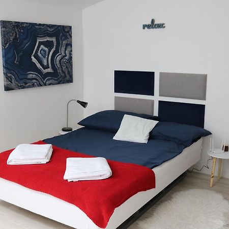 Relaxbox Lägenhet Krasków Exteriör bild