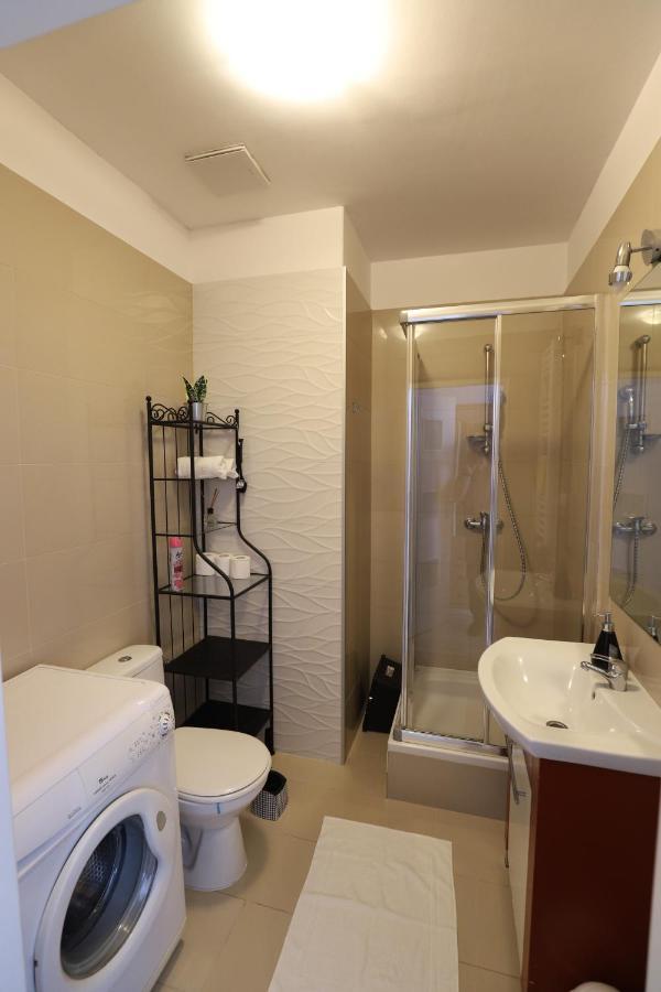 Relaxbox Lägenhet Krasków Exteriör bild