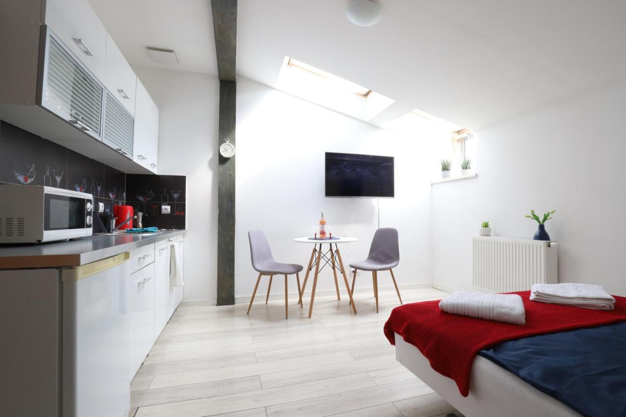 Relaxbox Lägenhet Krasków Exteriör bild