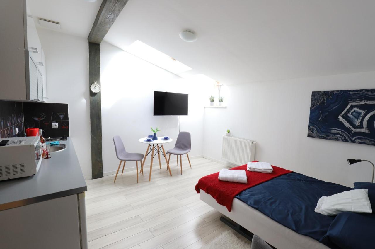 Relaxbox Lägenhet Krasków Exteriör bild