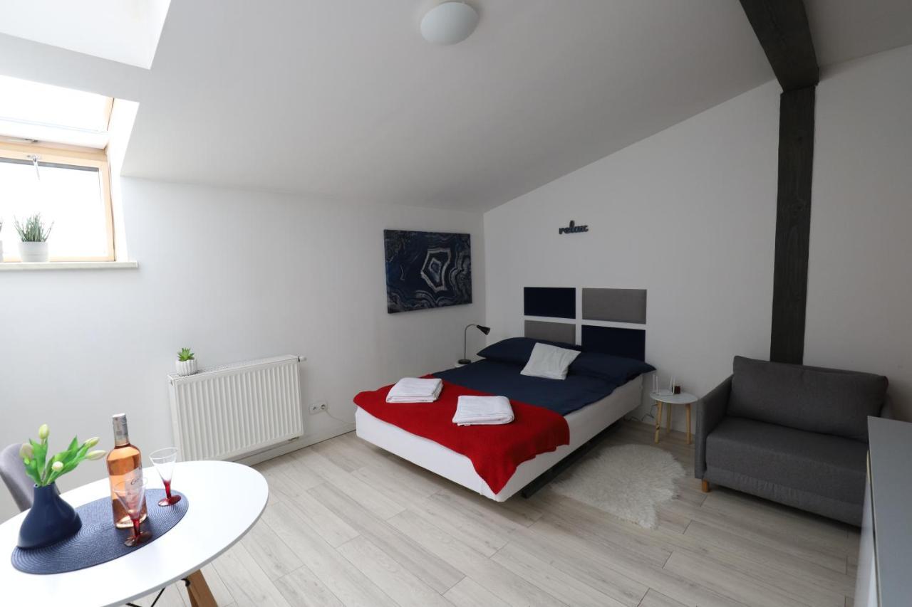 Relaxbox Lägenhet Krasków Exteriör bild