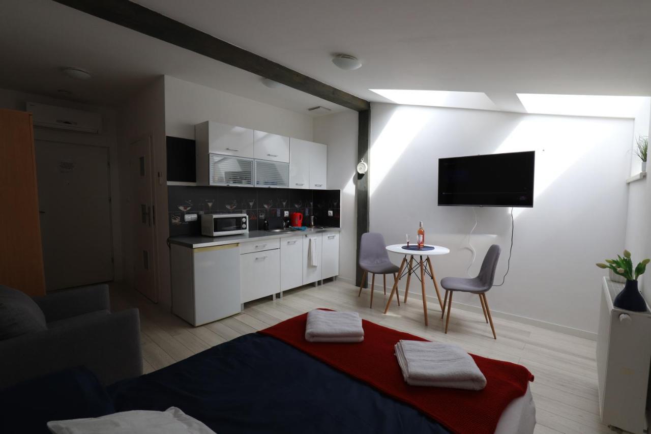 Relaxbox Lägenhet Krasków Exteriör bild