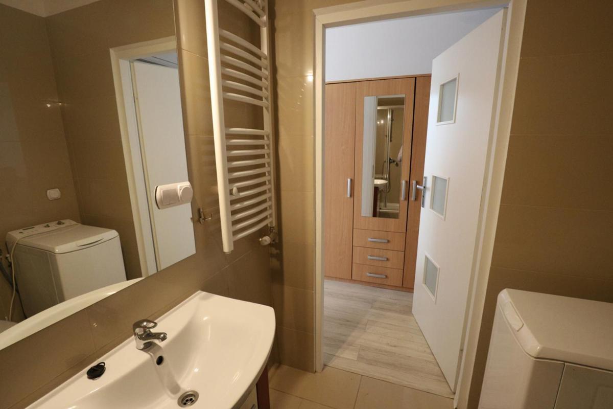 Relaxbox Lägenhet Krasków Exteriör bild